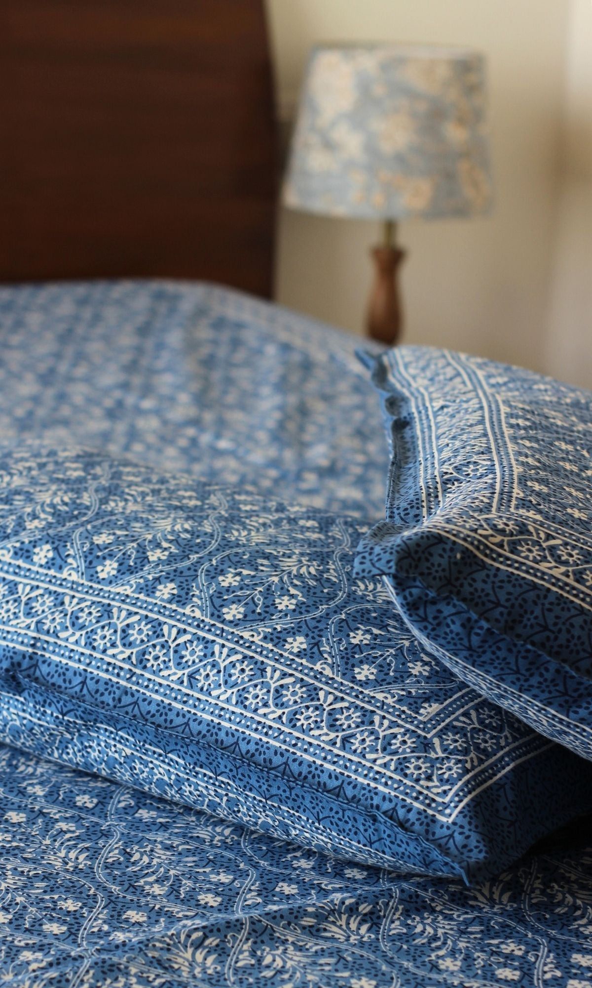 Cotton Block Printed Blue King Size Bedsheet with 2 Pillow Covers-100 * 108