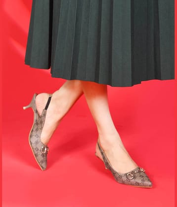 JM Looks Beige Women's Pumps Heels