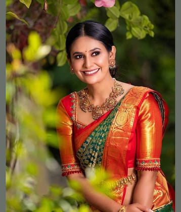 fab woven Art Silk Woven Design Banarasi saree With Unstitched Blouse Piece ( Green )