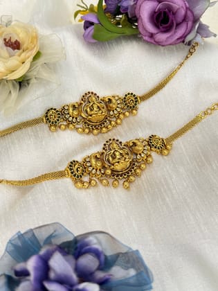 Antique Vanki 4016
