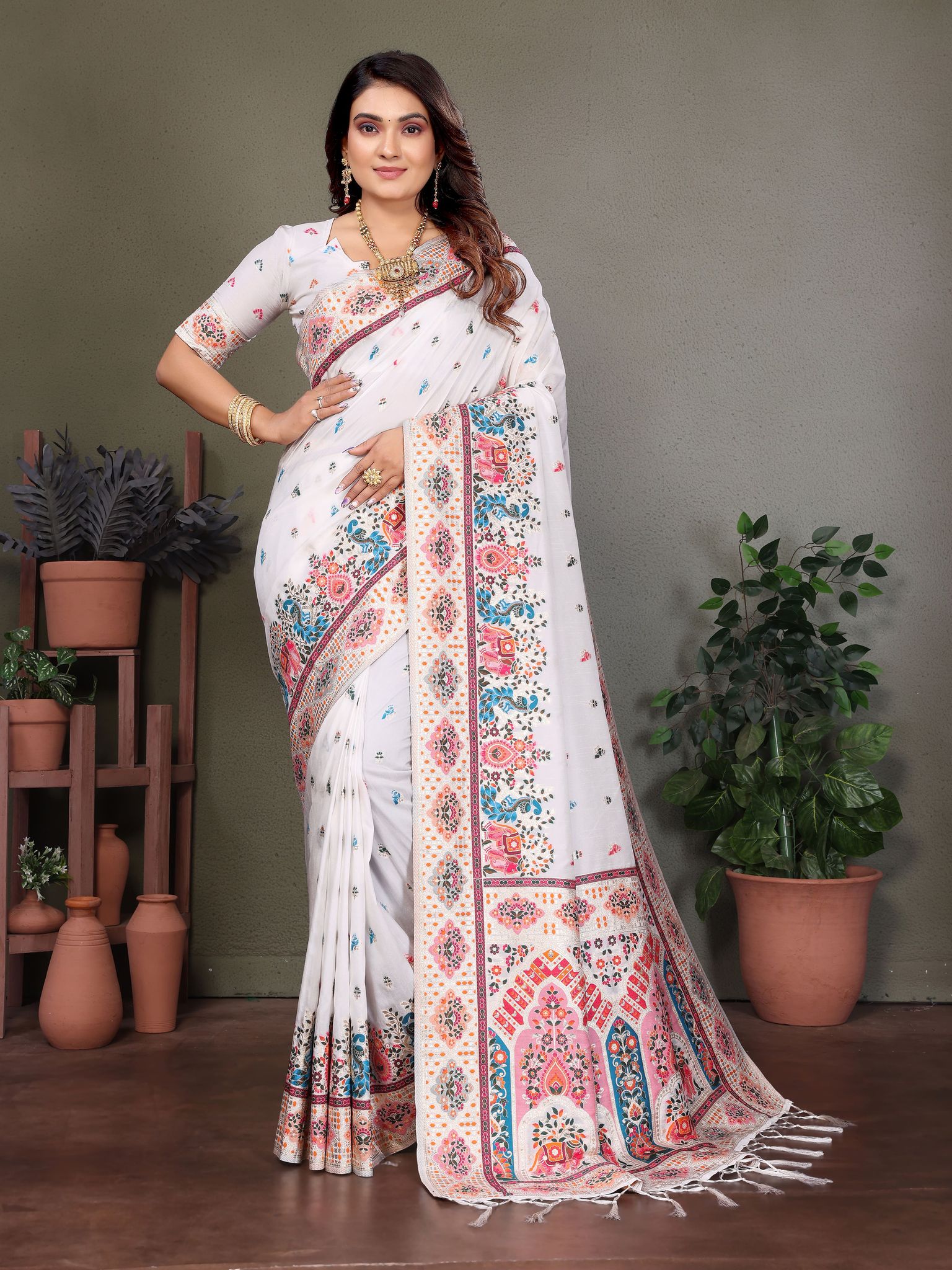 White Rajwadi Pashmina Silk Weaving Kashmiri Thread Woven Saree