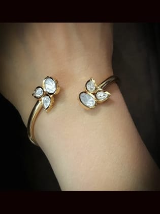 Adjustable oval and leaf kundan kada(fits to 2'6 and 2'8 size)