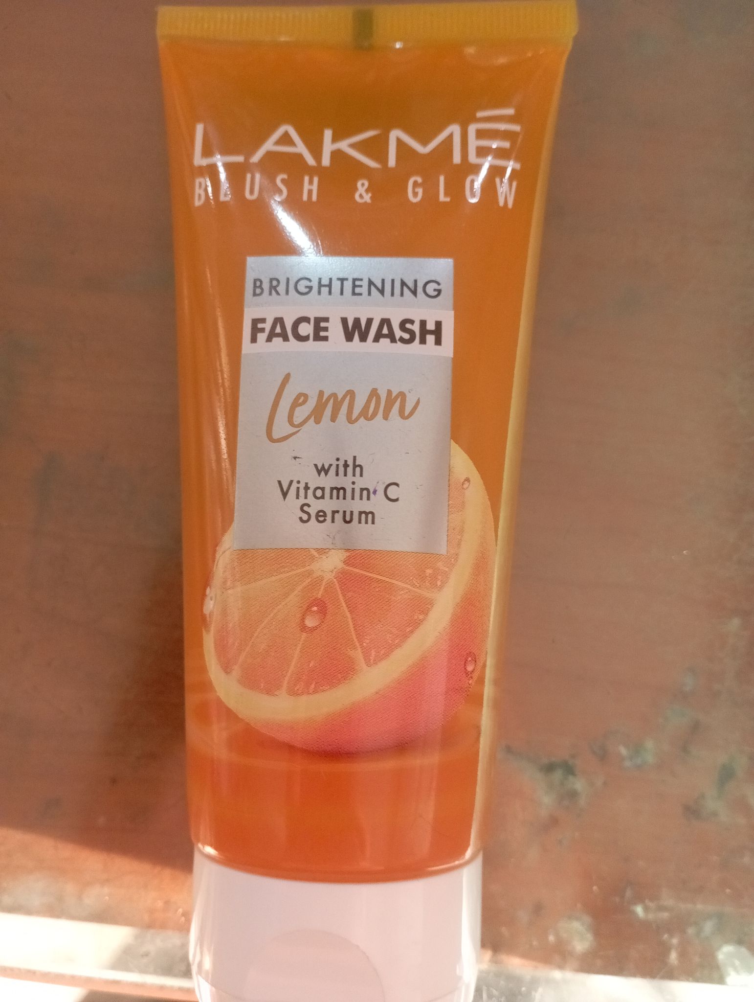 Lakme blush & glow face wash lemon  with vitamin C serum