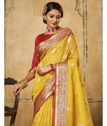 Samah Silk Blend Woven Saree With Unstitched Blouse Piece ( Red )