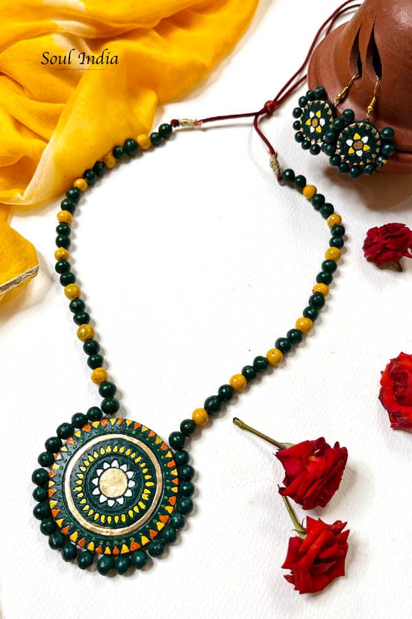 Handmade Terracotta Pendant Necklace Set- Green