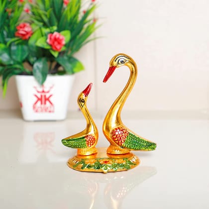 DreamKraft Multicolor Love Birds swan Set Pair of Kissing Duck Metal Statue
