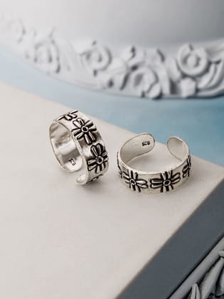 925 Sterling Silver Oxidised  Embossed  Leafy Toe Ring