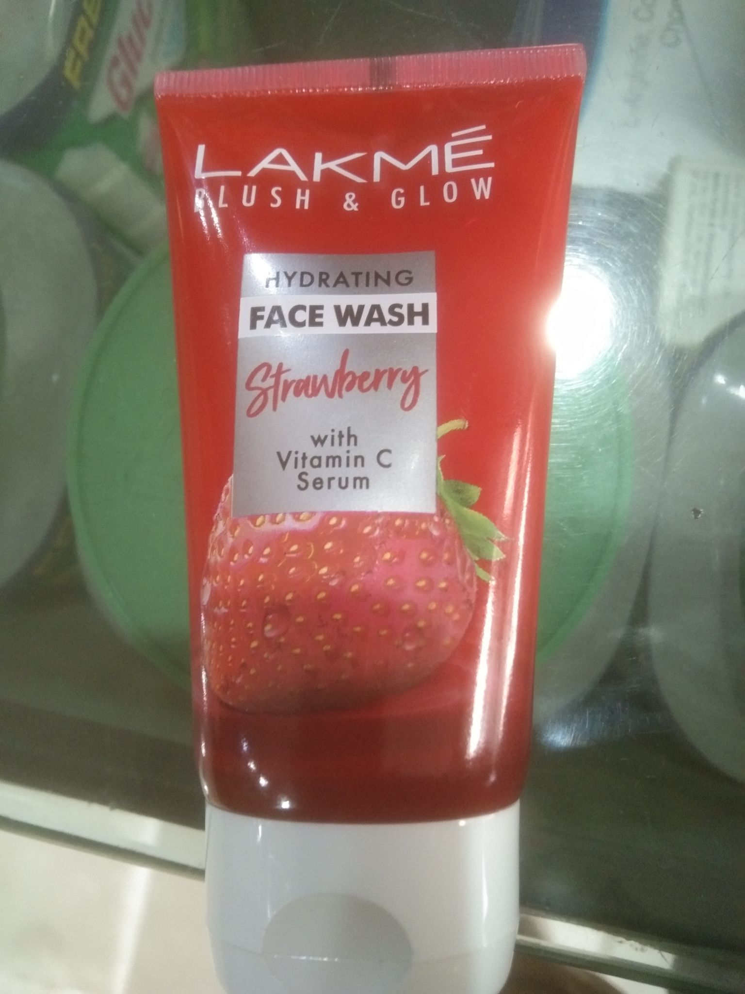 Lakme blush & glow face wash 