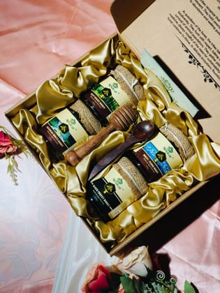 Gift Hamper 4 Set Of Honey.