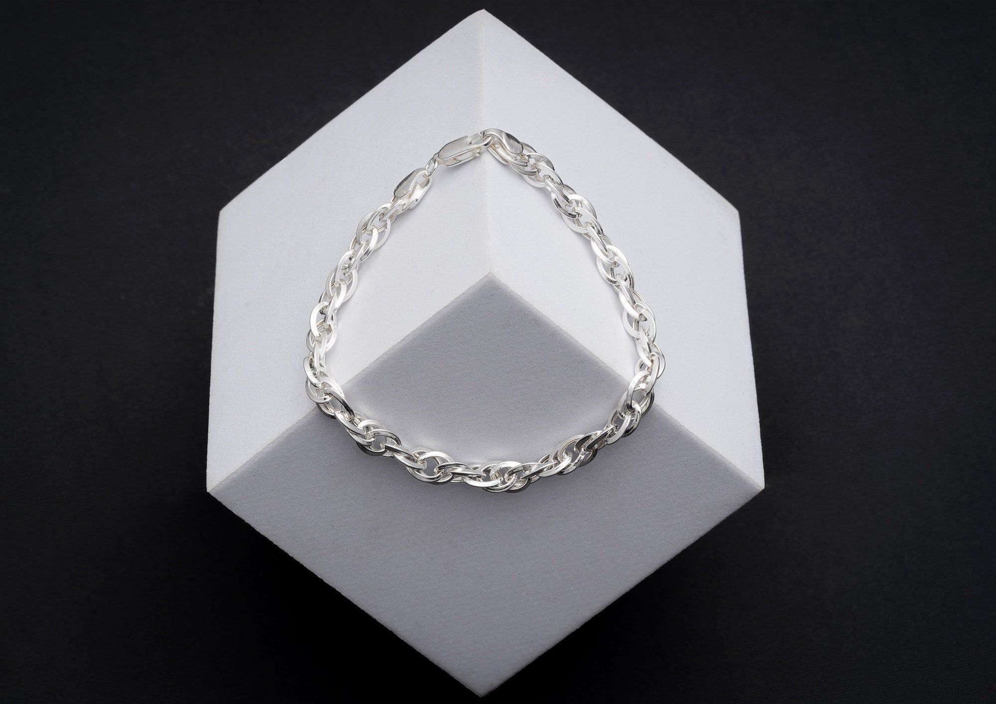 Intertwined Rope Link Bracelet