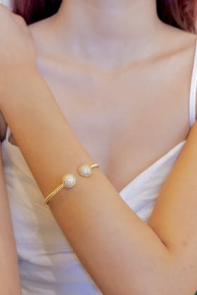 Victory Vibe Luxe Bracelet-STAINLESS STEEL / GOLDEN / ADJUSTABLE