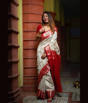 fab woven Art Silk Woven Design Banarasi saree With Unstitched Blouse Piece ( White )