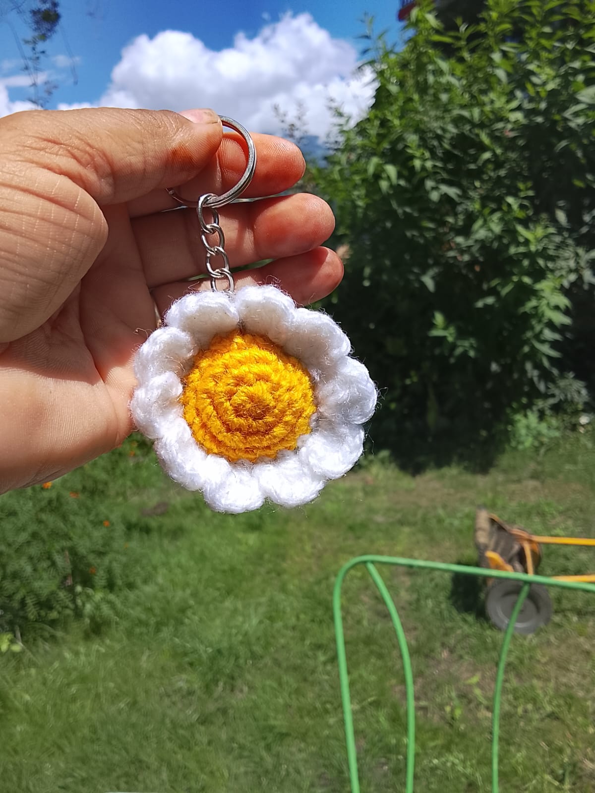 Crochet Daisy Flower Keychain