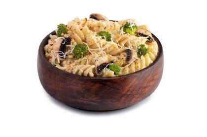 White Juicy Alfredo Pasta