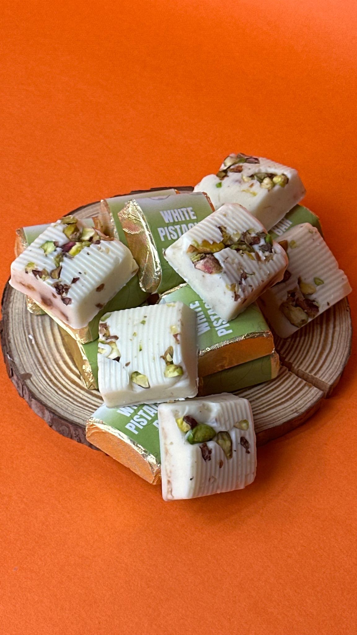 Dubai White Pistachio Bite (8pcs)