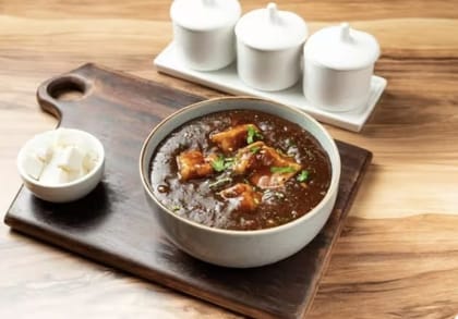 Diced Paneer In Chilli Sauce
