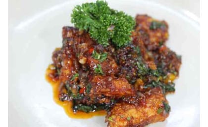 Thai Spicy Basil Paneer (10 Pcs)