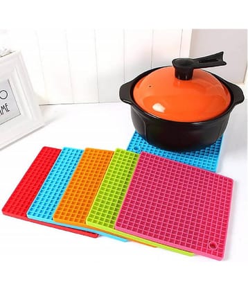 VillWin 4 Pcs Multi-Purpose Silicone Square Mats