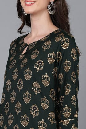 Green Cotton Ethnic Motifs Straight Kurta VCK8748 Green Cotton Ethnic Motifs Straight Kurta VCK8748