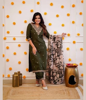 piludi Women Viscose Embellished Straight Kurti With Patiala Salwar ( Green )