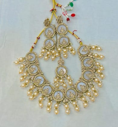 RNK Golden Mop stone set in Circle shape