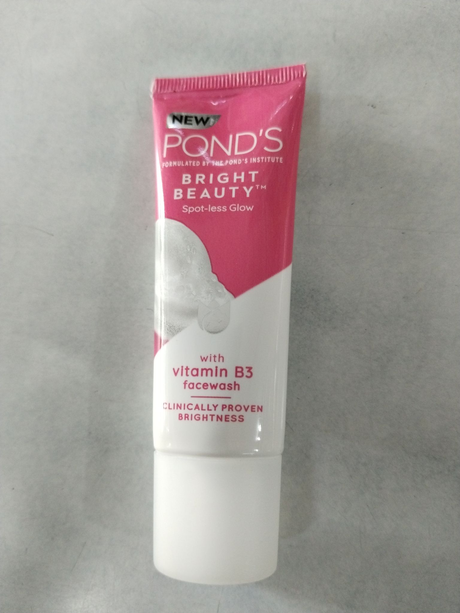 Ponds bright beauty vitamin b3 face wash 