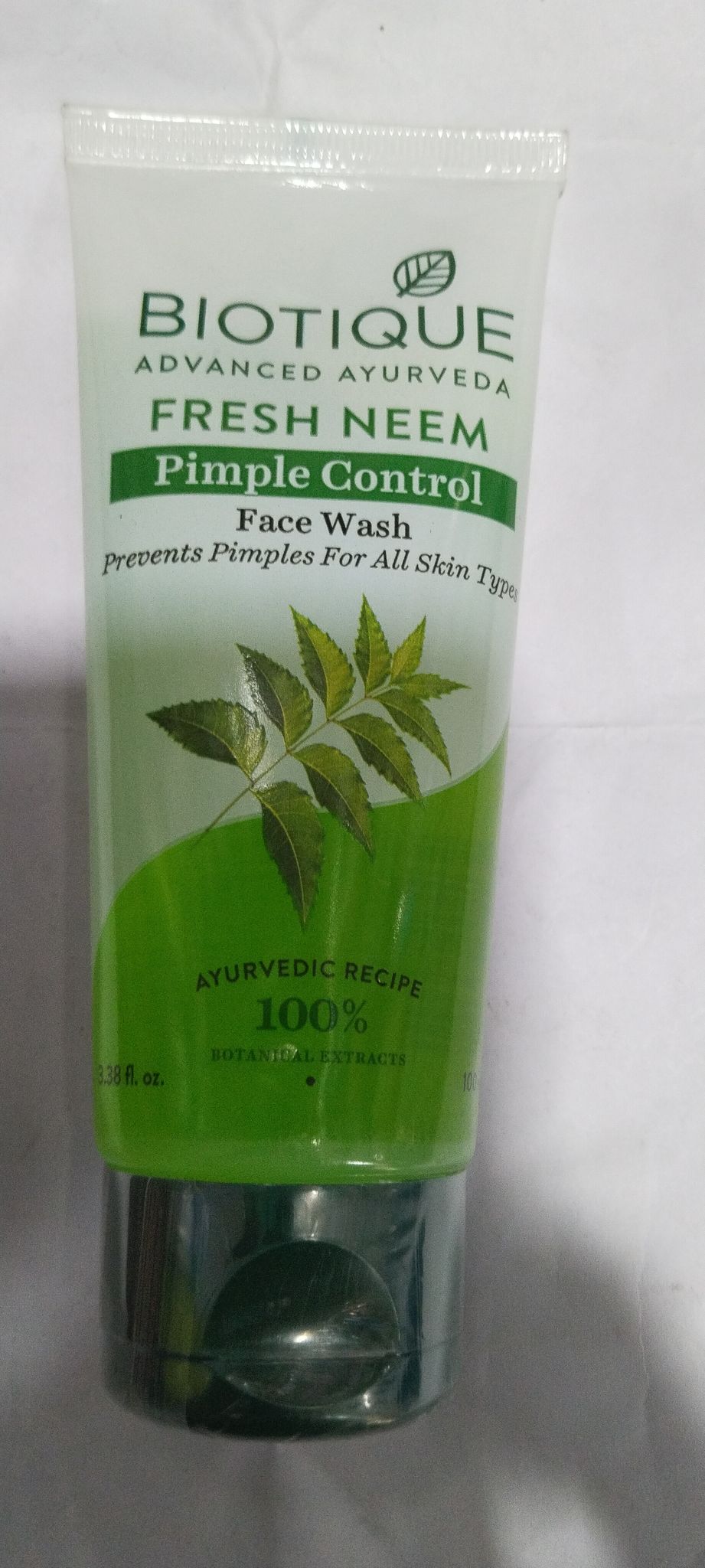 Biotique Advanced ayurveda Fresh neem Pimple control Face wash 
