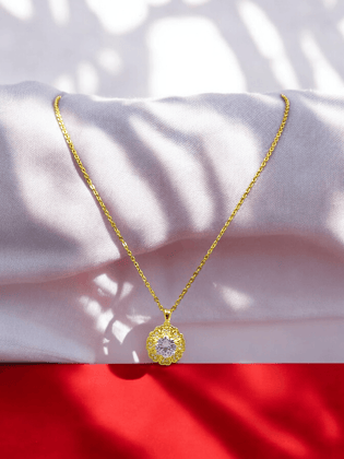 Gold Necklace with Heart Diamond