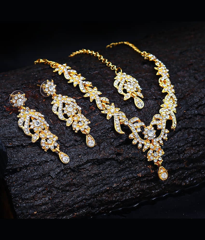 Sukkhi Alloy Golden Traditional Necklaces Set Choker