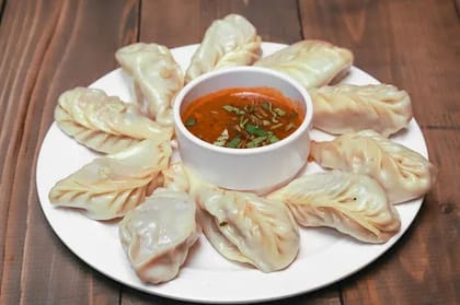 Chicken Steamed Momos [10 Pieces]