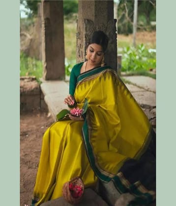 fab woven Art Silk Woven Design Kanjeevaram Sarees With Unstitched Blouse Piece ( Light Green )