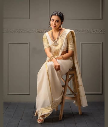 fab woven Art Silk Woven Design Banarasi saree With Unstitched Blouse Piece ( White )