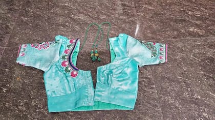 Elegant Blouse Perfect for any Occasion