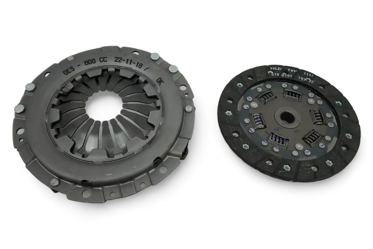 Maruti Suzuki Clutch Set (Disc+Pressure Plate) AV394083