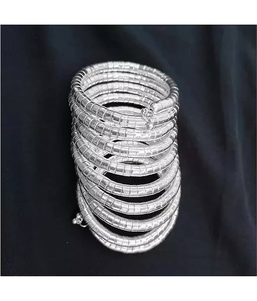 Samridhi DC Silver Bangle ( Pack of 1 )