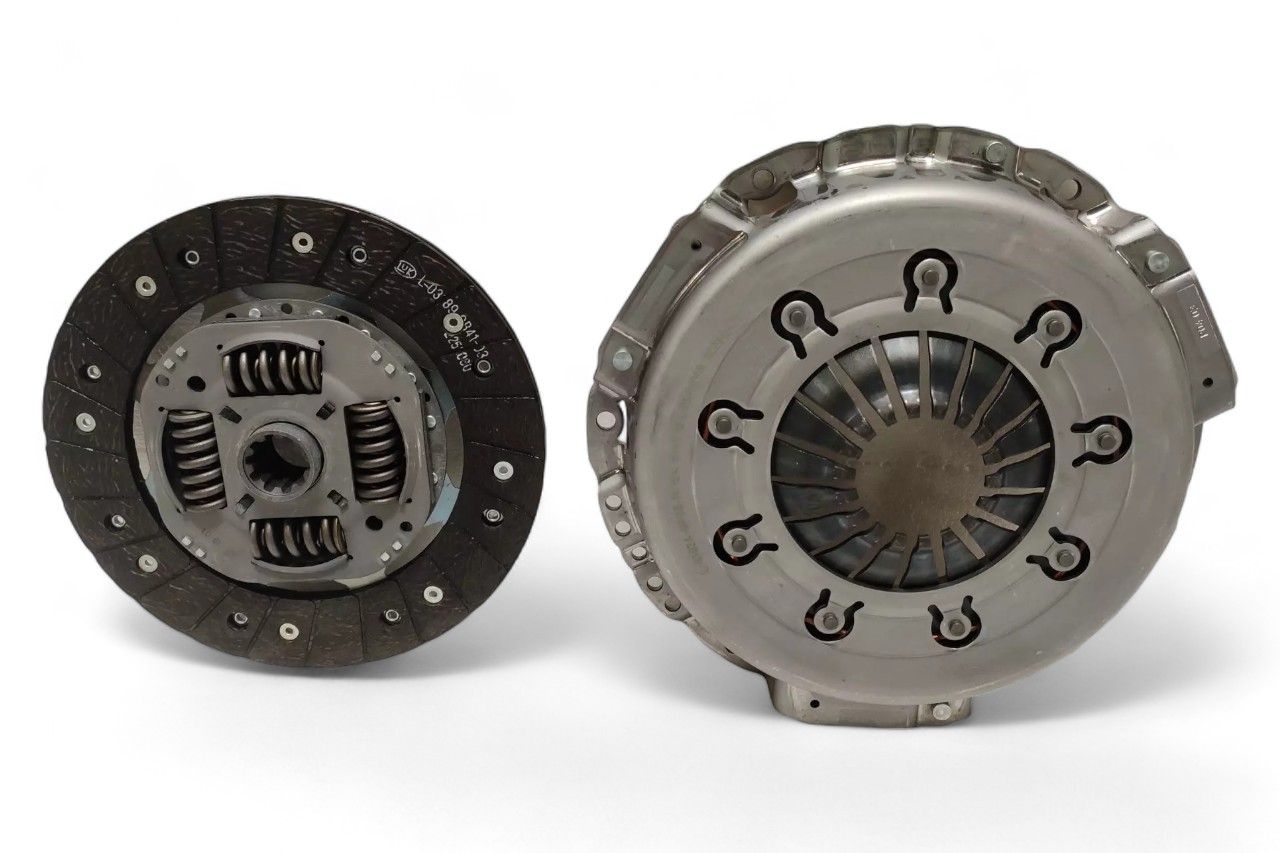 Luk Clutch Set (Disc+Pressure Plate) AV673649