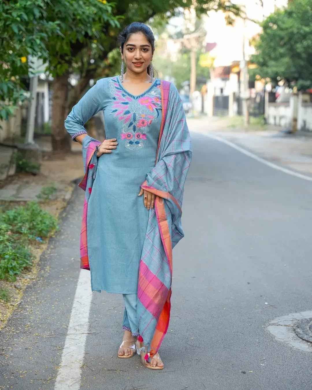 Handloom Line Kurta Pant with Dupatta