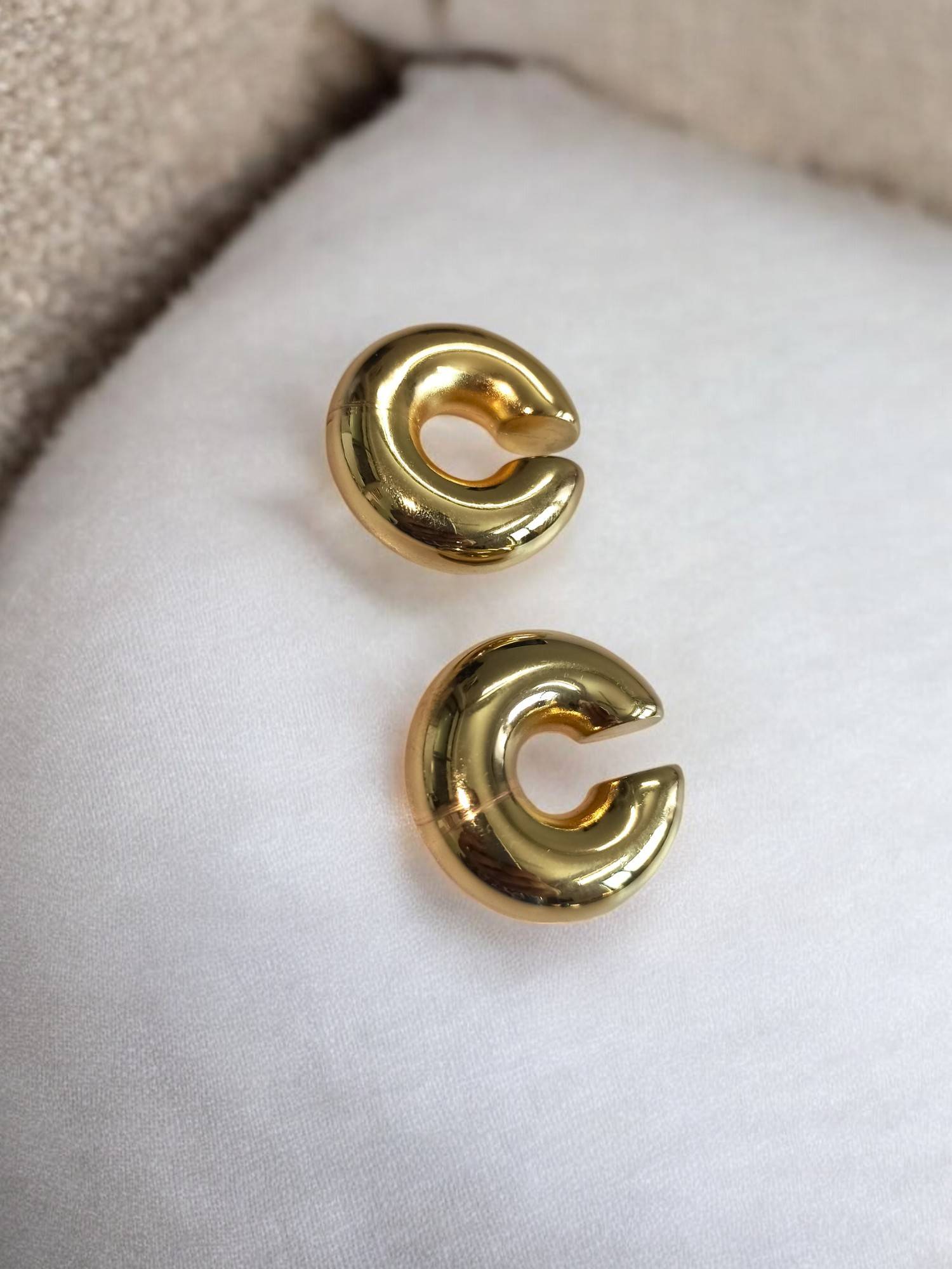 Ishkaara Duplain Chunky Earcuff