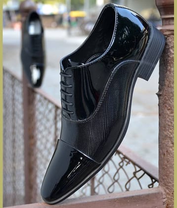 Aadi Black Men's Oxford Formal Shoes