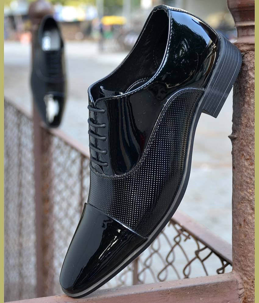Aadi Black Men's Oxford Formal Shoes
