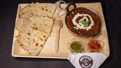 Chana Masala With Stuffed Aloo Naan Combo