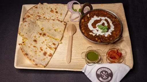 Chana Masala With Stuffed Aloo Naan Combo