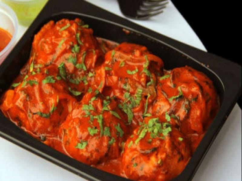 Gravy paneer momos [8 pieces]