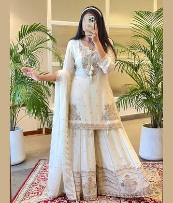 piludi Women Chanderi Silk Embroidered Straight Kurti With Palazzo ( Off White )