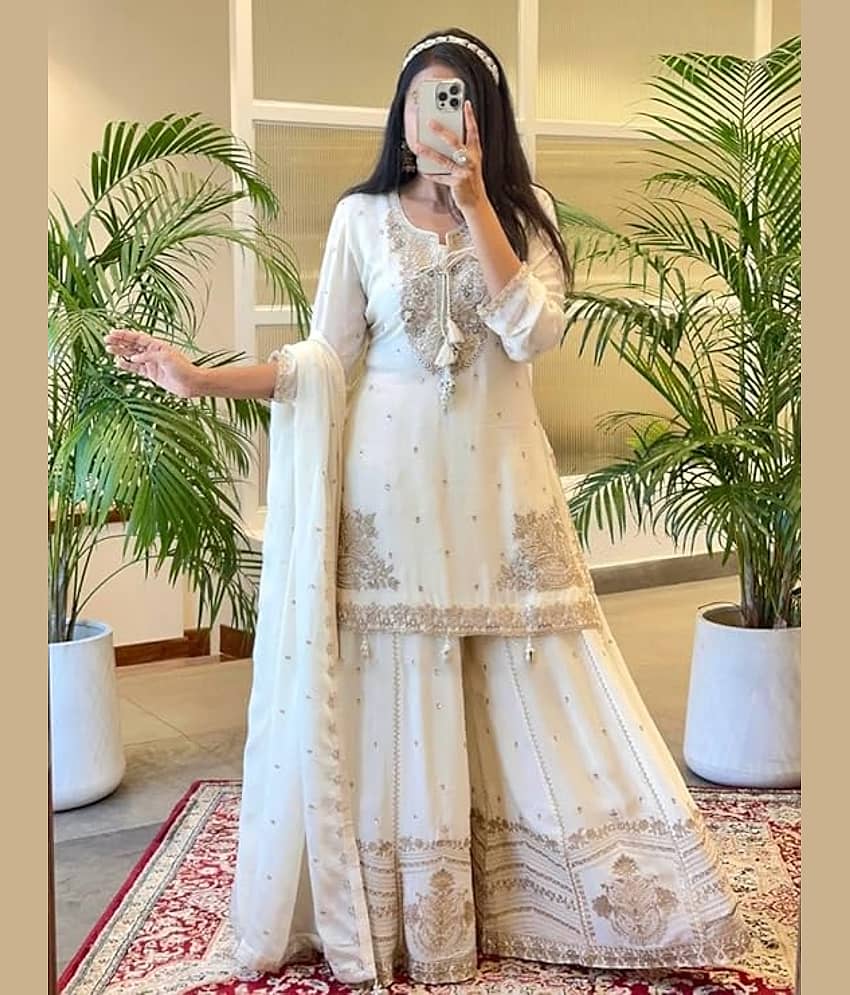 piludi Women Chanderi Silk Embroidered Straight Kurti With Palazzo ( Off White )