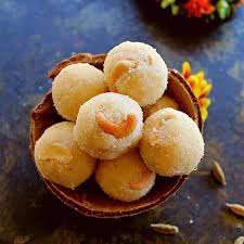 Annapurna Tiffin Services Rava Ladoo (250g) | Authentic Homemade Maharashtrian Sweet | Traditional Indian Mithai Garnished with Cashew