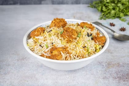 Lucknowi Murgh (Chicken) Tikka Dum Biryani - Serves 1 Lucknowi Murgh (Chicken) Tikka Dum Biryani - Serves 1