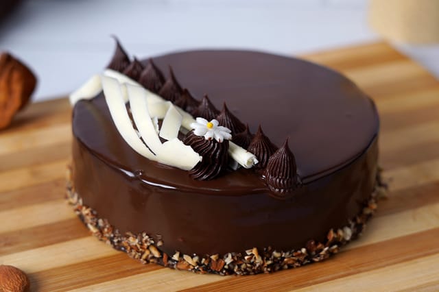 Dutch truffle cake