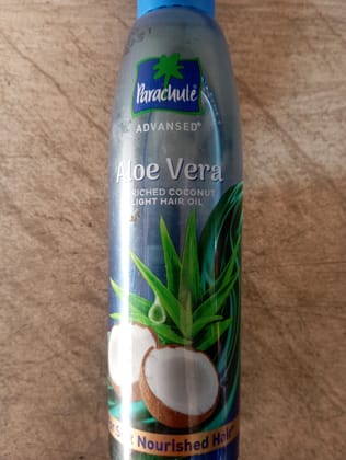 Parachute Advansed Aloe vera Enriched coconut Light hair oil 