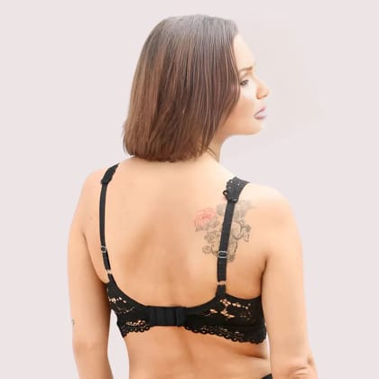 Chic Lace Bralette Gift Set for Luxe Occasions